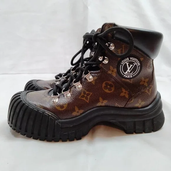 Louis Vuitton Boots Women Dark Brown Leather (calf) 660-073025 - Picture 2 of 9